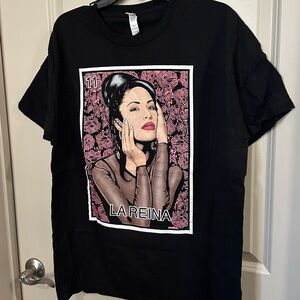 Vintage Selena La Reina Black Graphic Tee with Short Sleeves